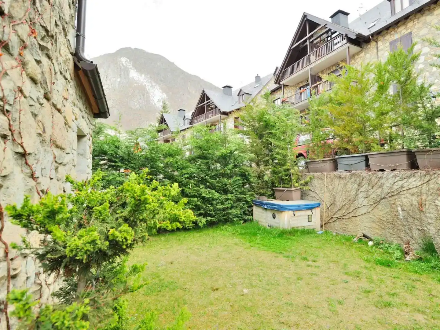 Jardí de Casa o xalet en venda en Naut Aran amb Balcó