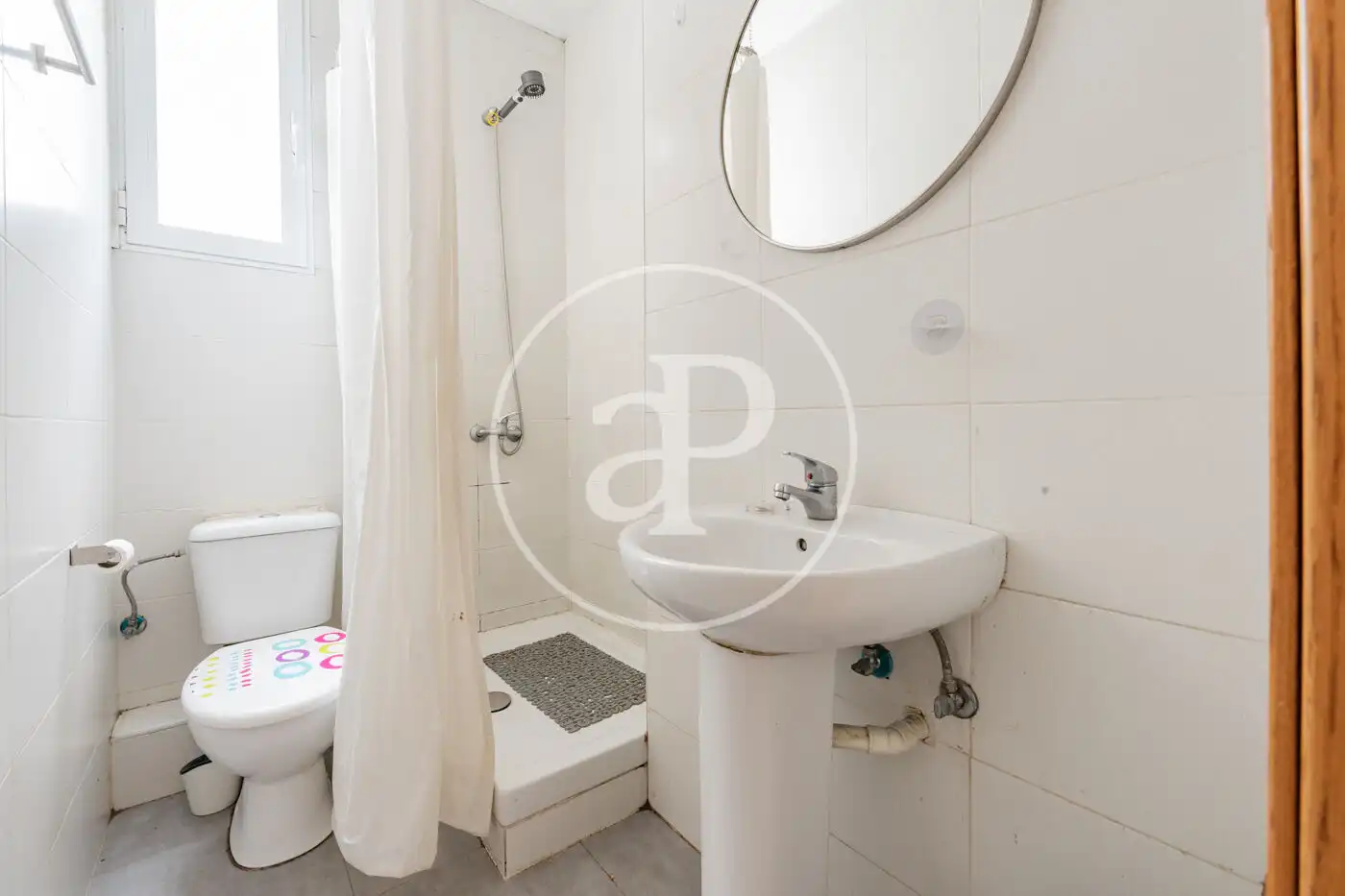 Badezimmer von Wohnung zum Verkauf in Madrid mit Klimaanlage und Heizung