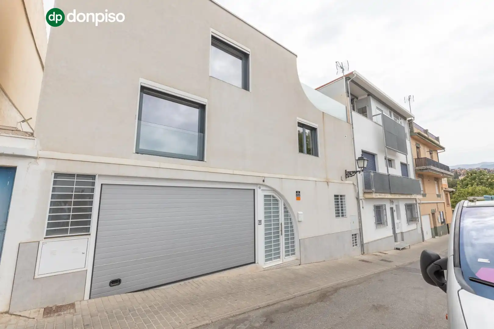 Vista exterior de Casa o chalet en venta en Granada con Calefacción, Terraza y Trastero