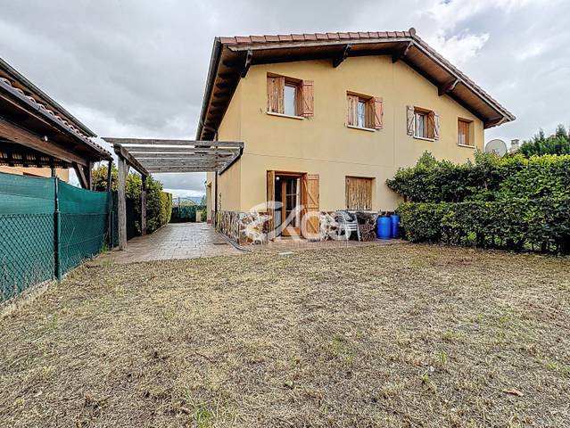 Casa adosada en Venta en Tirgo