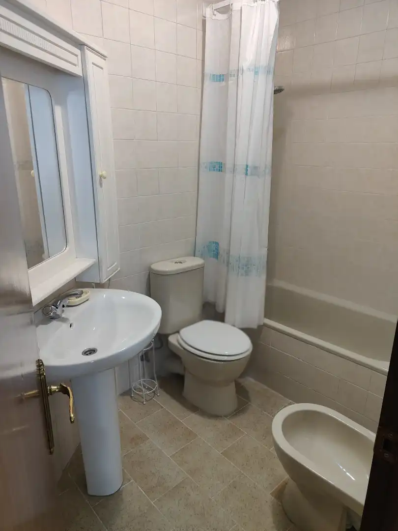 Bathroom of Apartments for rent in Lugo  with Heating and Furnished