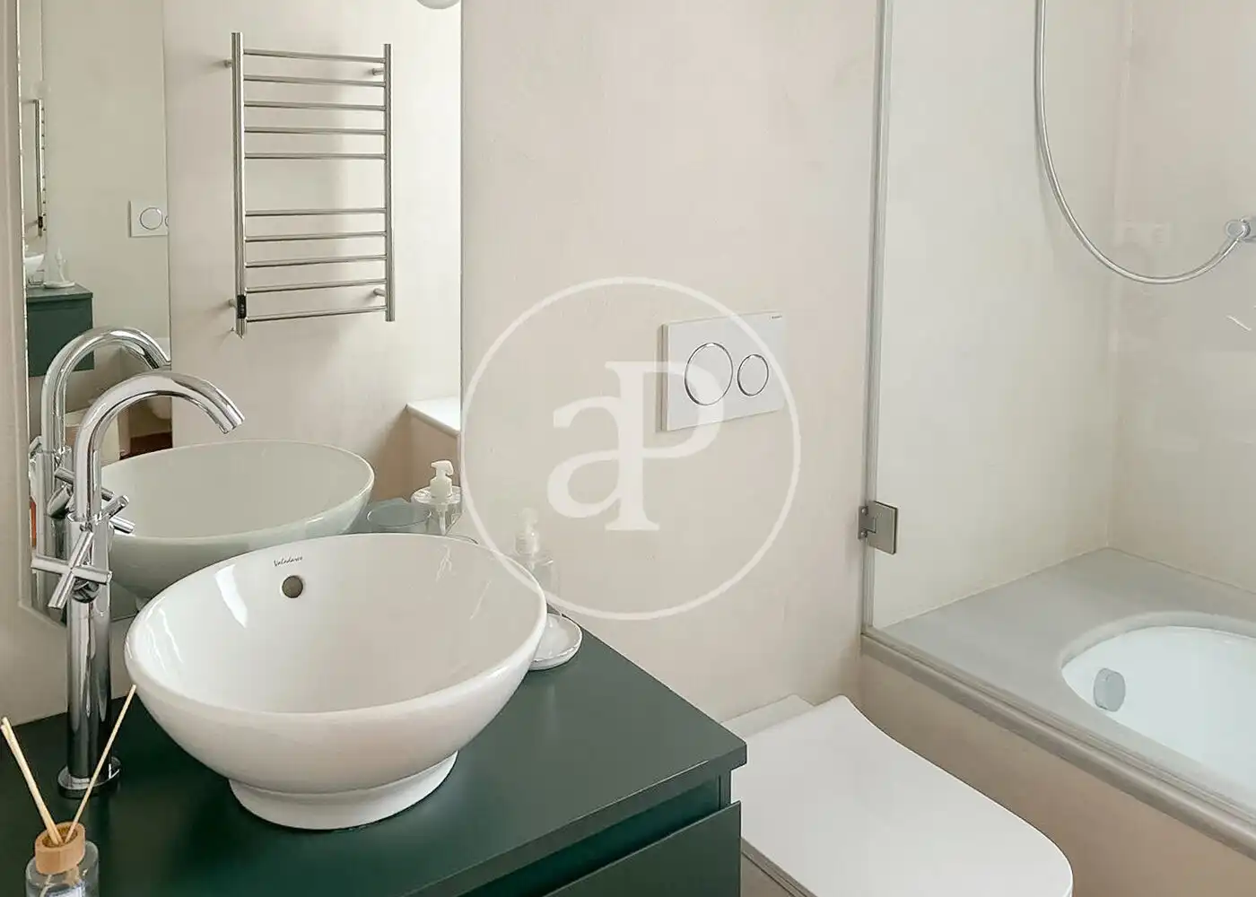 Baño de Piso de alquiler en Madrid con Amueblado