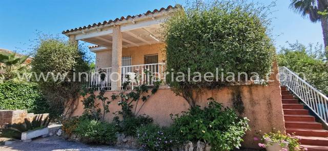 Casa-chalet en Venta en El Paraíso - Los Almendros
