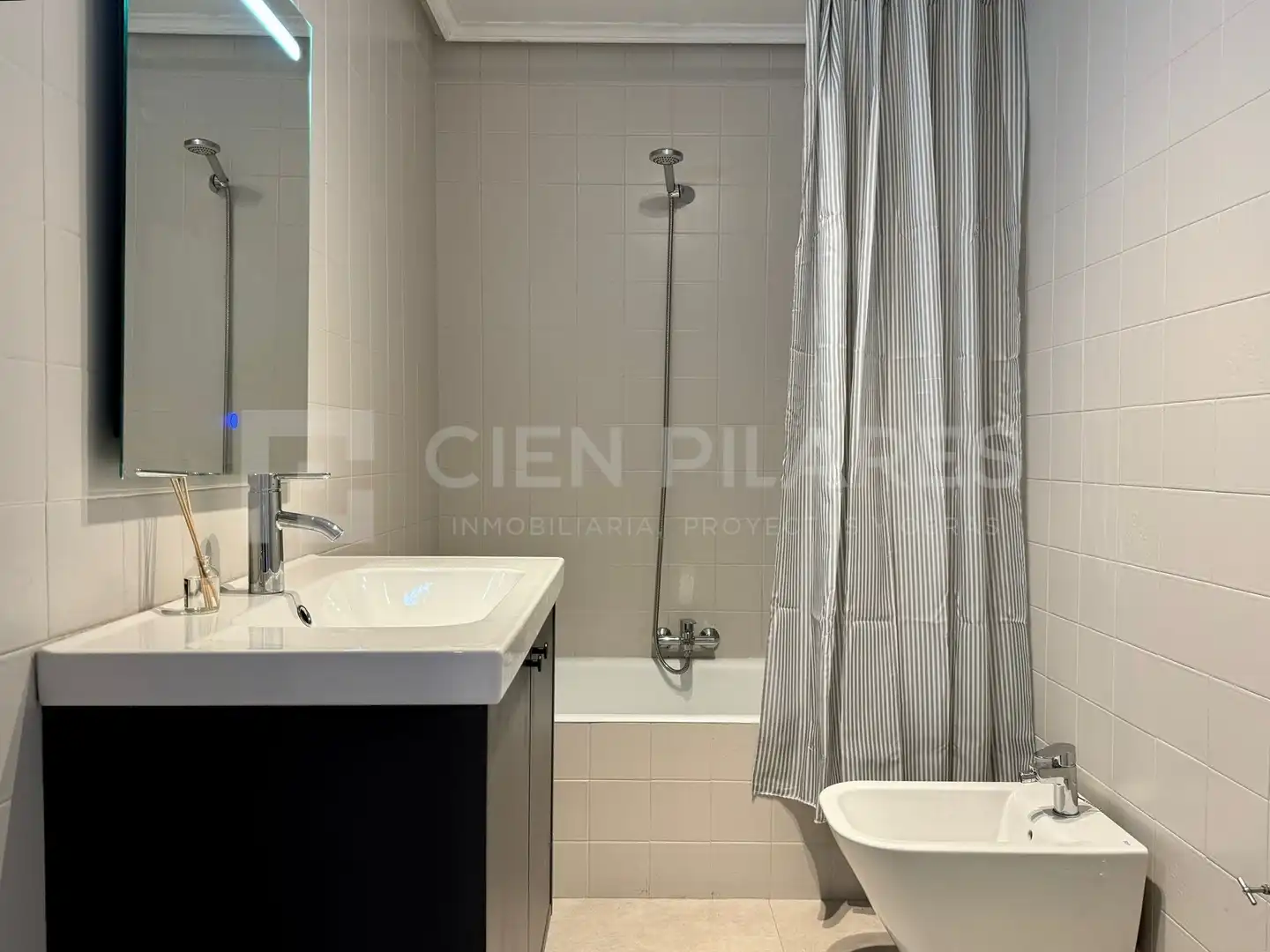 Room in Calle Fundición, Gran Via