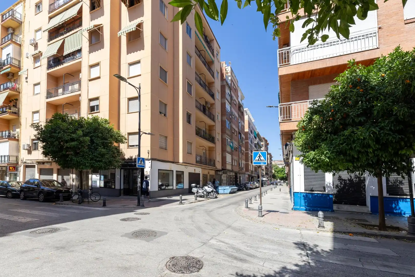 Vista exterior de Piso en venta en Granada con Aire acondicionado y Calefacción