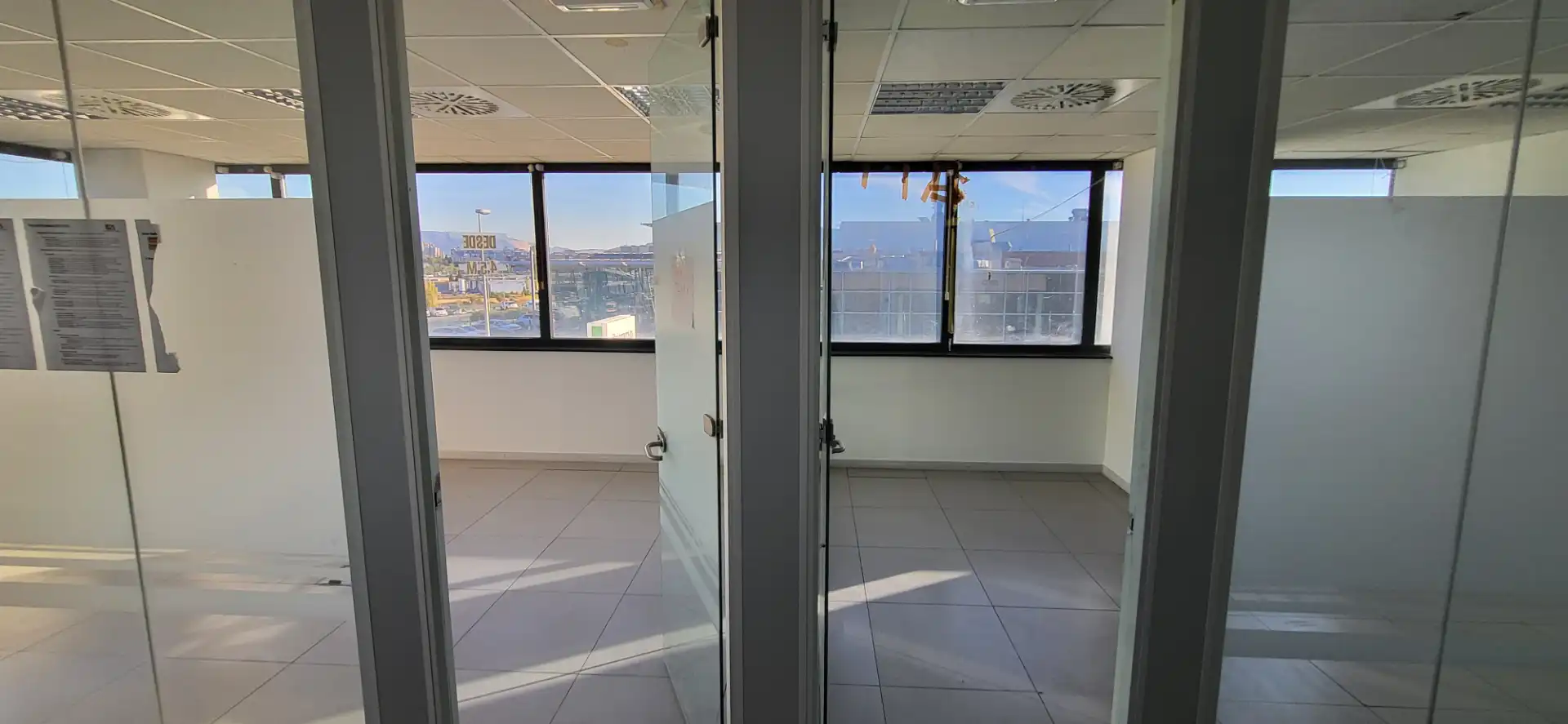 Office space with lift to rent in Polígono Parque Empresarial la Muga 11, imagen 4