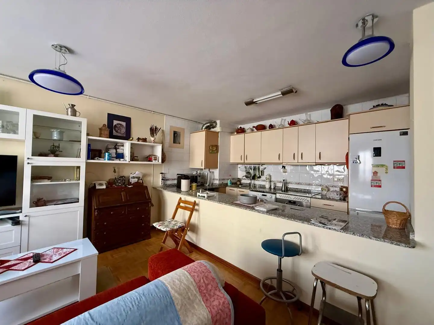 Cocina de Piso en venta en Oviedo  con Calefacción, Trastero y Amueblado