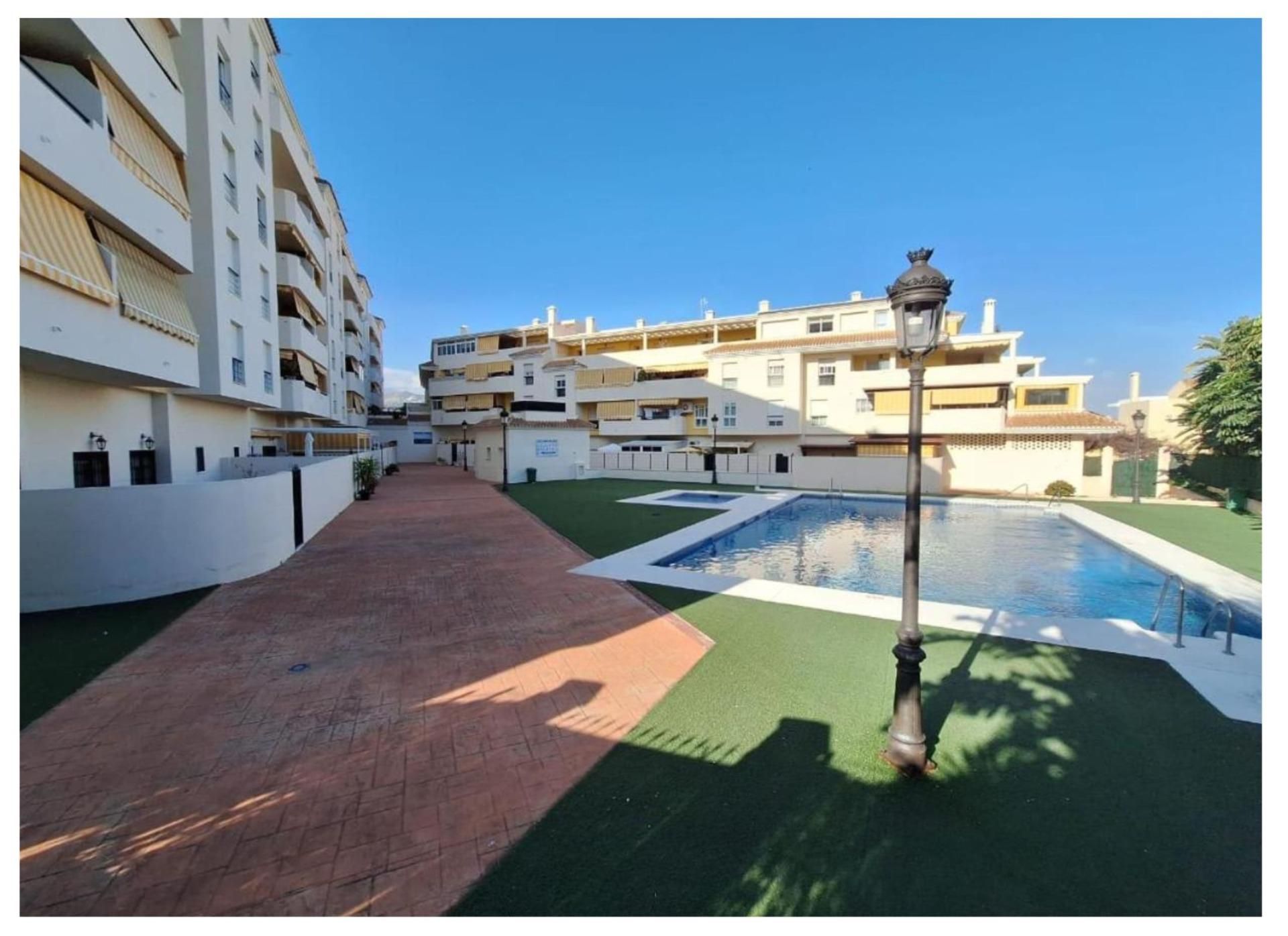 Exterior view of Apartment to rent in Estepona  with Air Conditioner, Private garden and Terrace