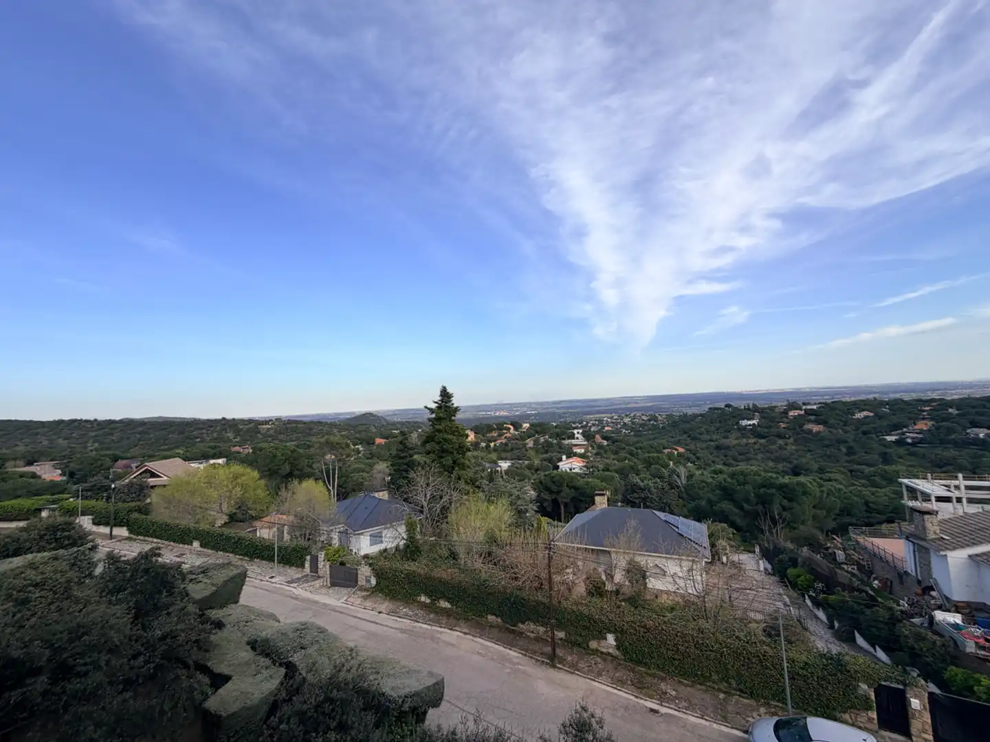 Außenansicht von Wohnung zum Verkauf in Valdemorillo mit Klimaanlage, Heizung und Privatgarten