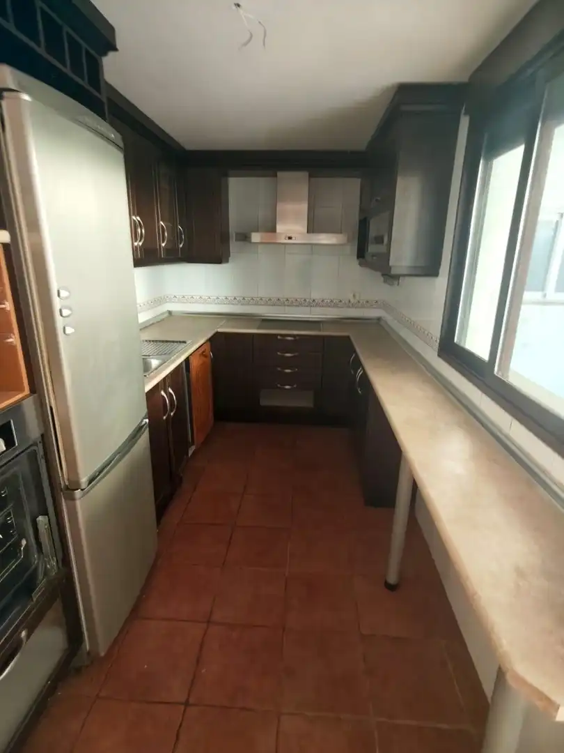 Küche von Wohnung zum Verkauf in La Zubia mit Abstellraum und Balkon
