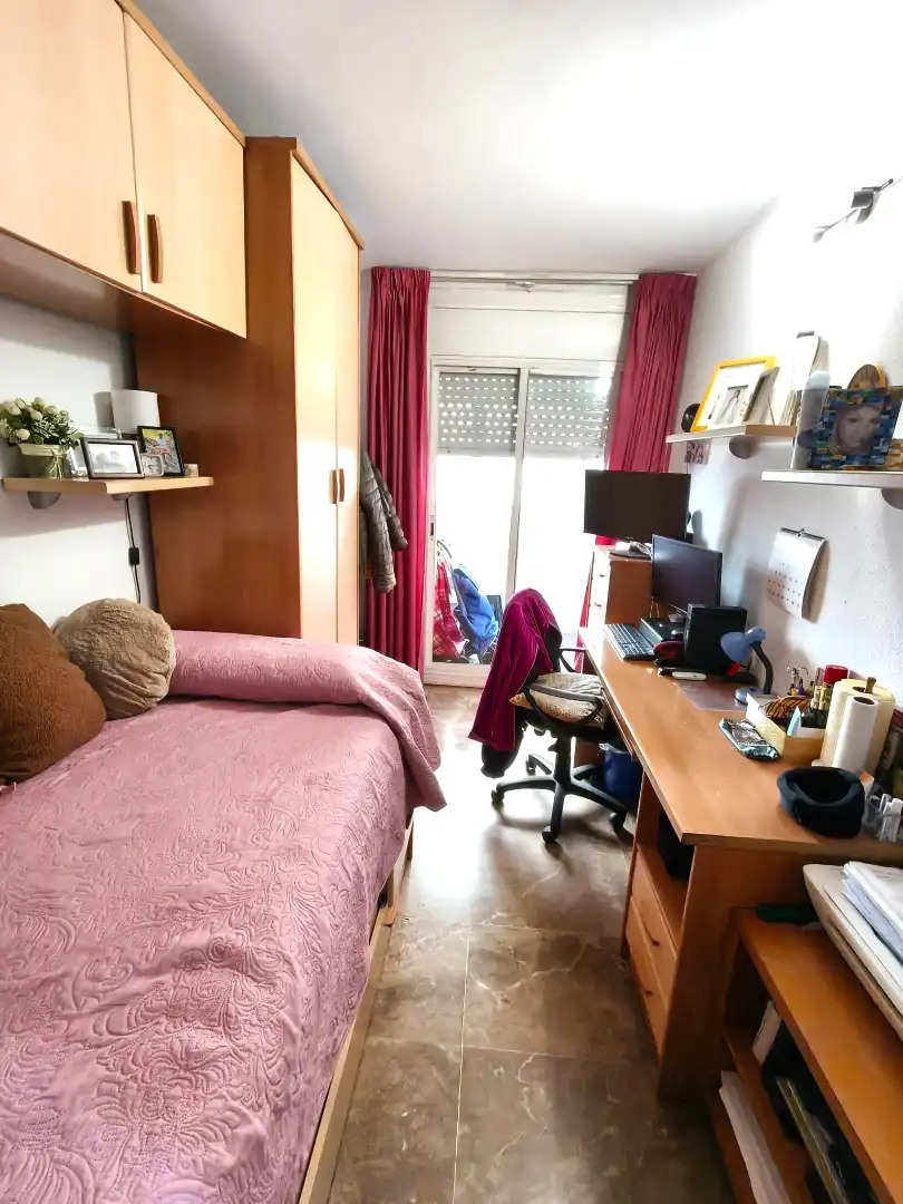 Dormitori de Dúplex en venda en L'Hospitalet de Llobregat amb Aire condicionat, Calefacció i Balcó