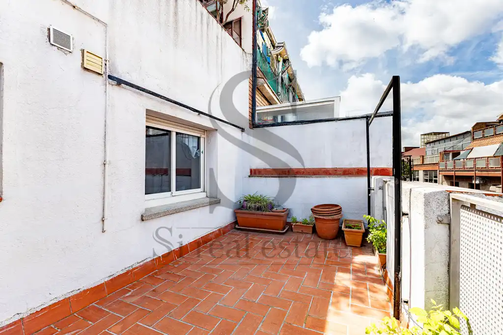 Terrasse von Dachboden zum Verkauf in Barcelona mit Klimaanlage und Terrasse