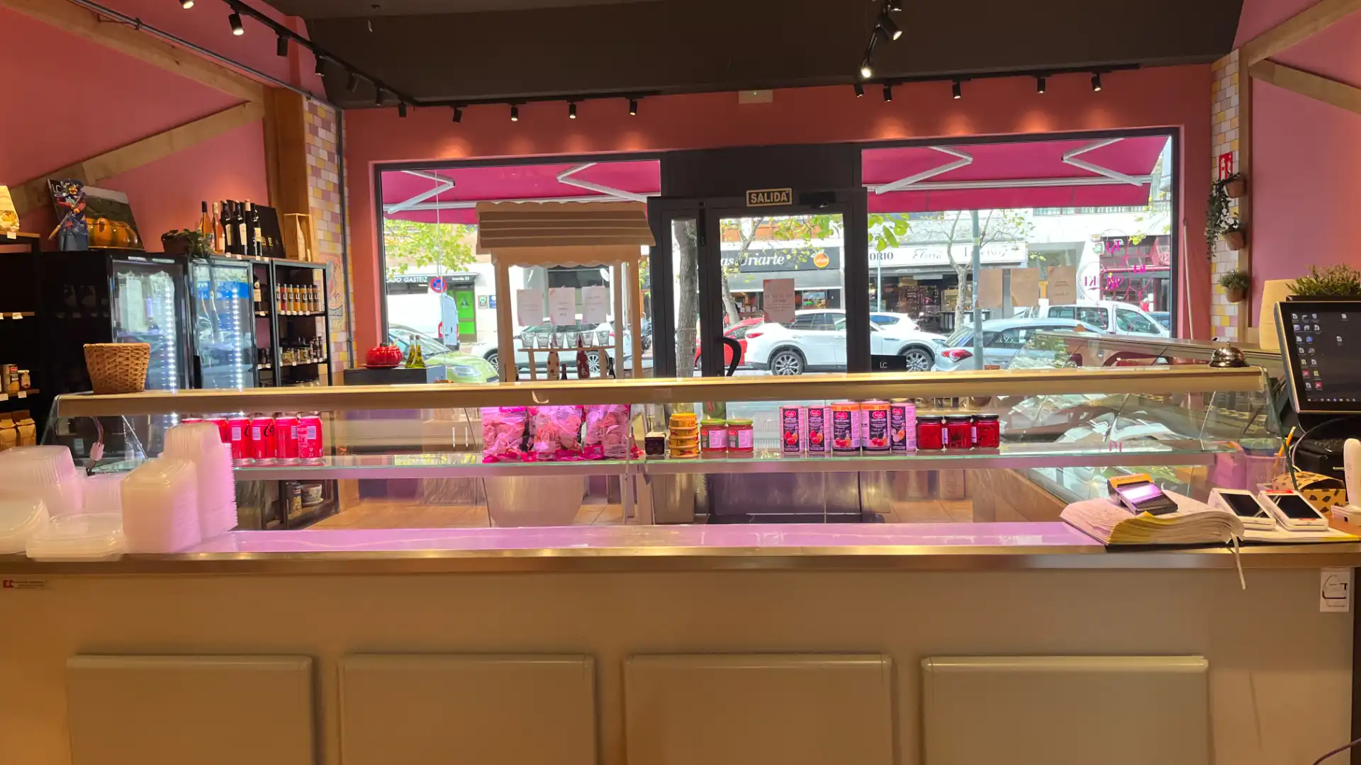 Premises for transfer in Vitoria - Gasteiz  with Air Conditioner, Heating and Furnished