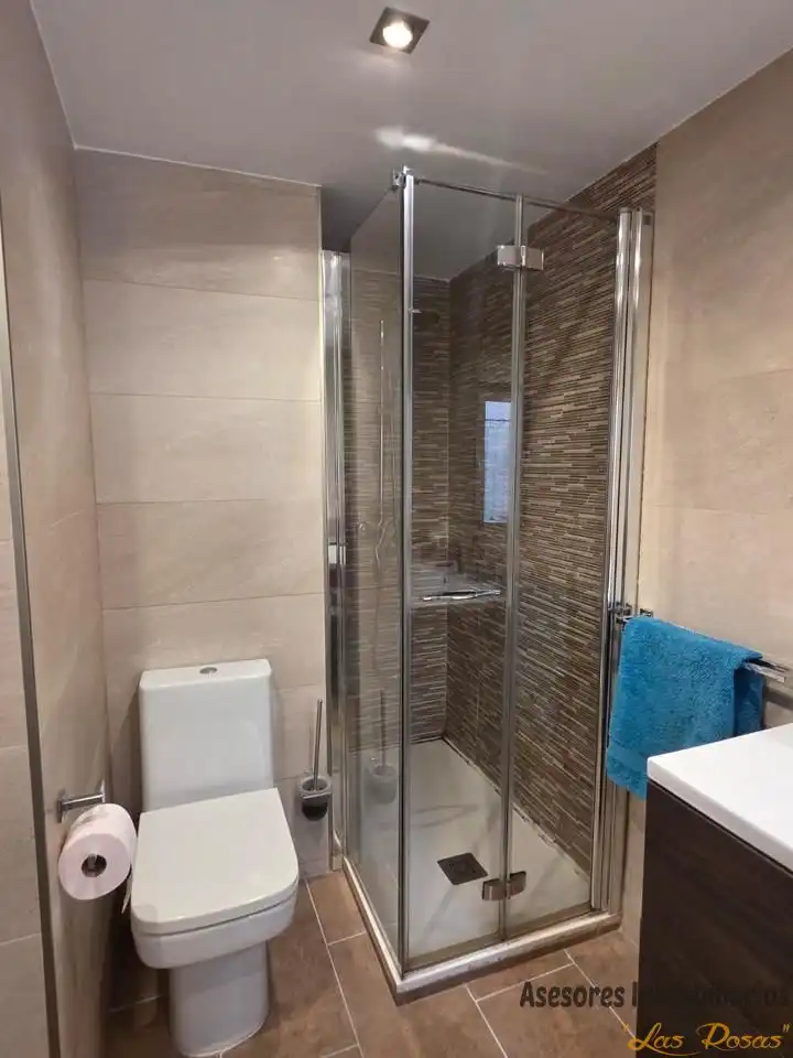 Badezimmer von Wohnung zum Verkauf in Madrid mit Klimaanlage, Heizung und Parkett