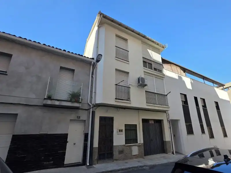 Vista exterior de Casa o xalet en venda en Plasencia amb Aire condicionat, Calefacció i Jardí privat