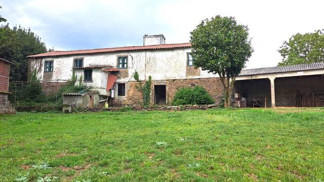 Finca rústica en Venta en Frades