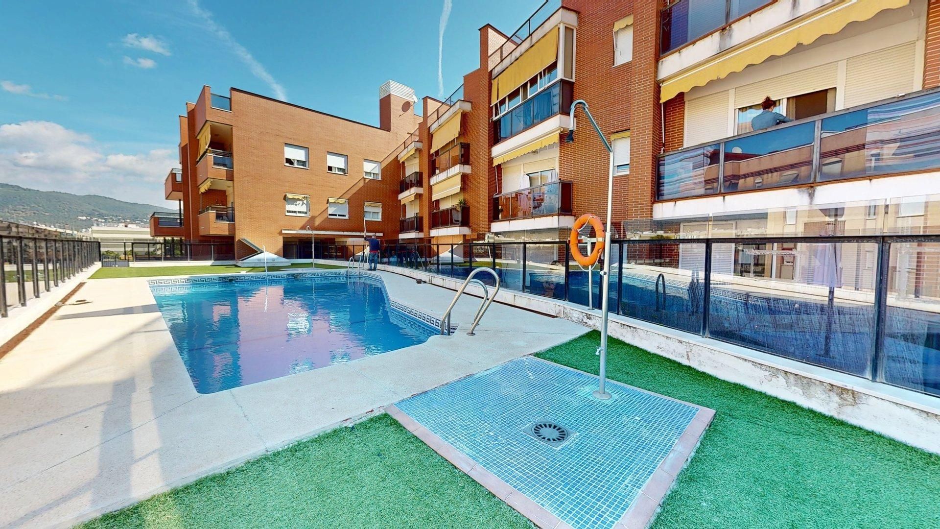 Piscina de Apartament en venda en  Córdoba Capital amb Aire condicionat, Calefacció i Terrassa