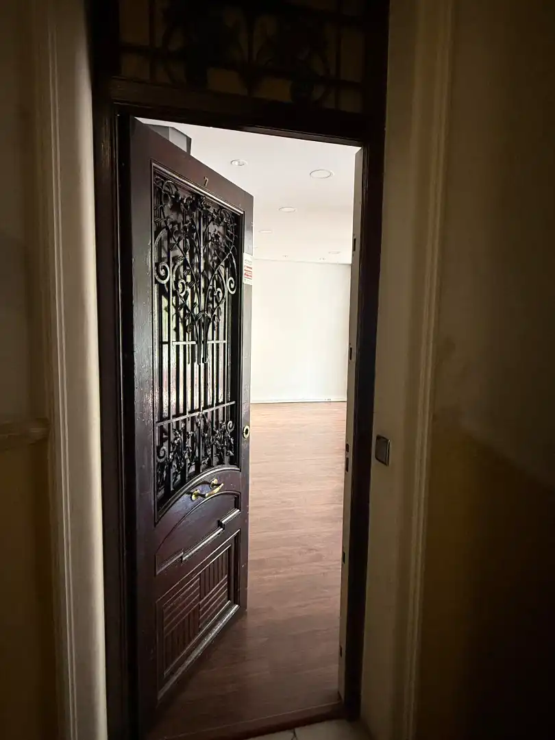 Büro zur Miete in Valencia mit Klimaanlage, Heizung und Balkon