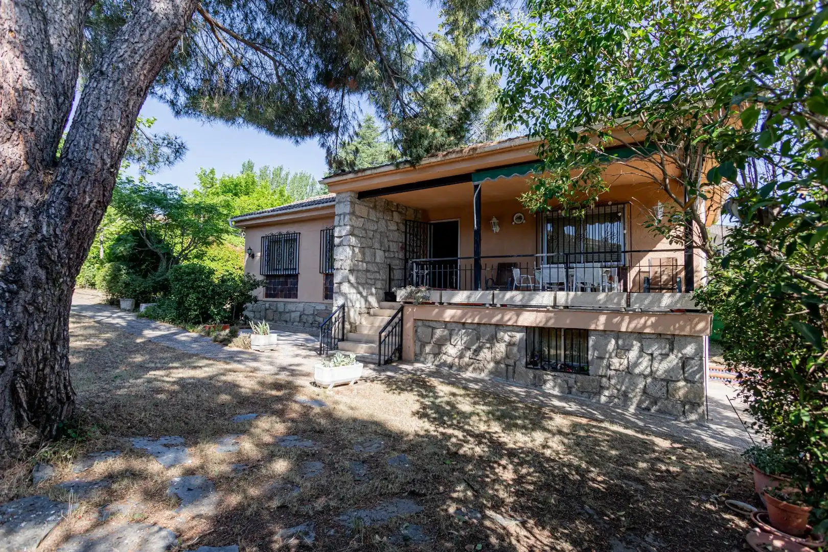 Chalet con piscina en venta en El Molar (Madrid)