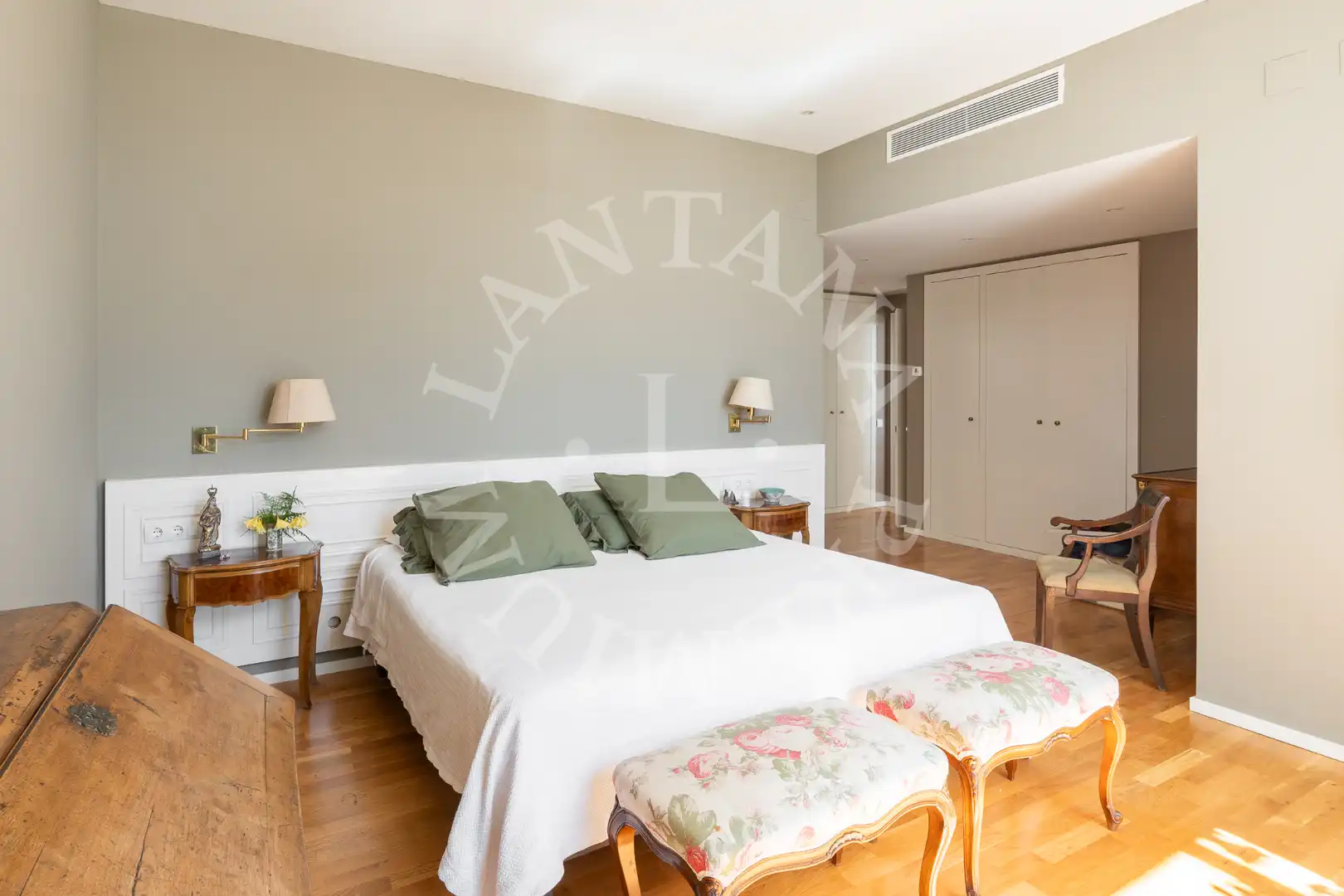 Habitación de Ático en venta en Barcelona con Aire acondicionado, Calefacción y Parquet