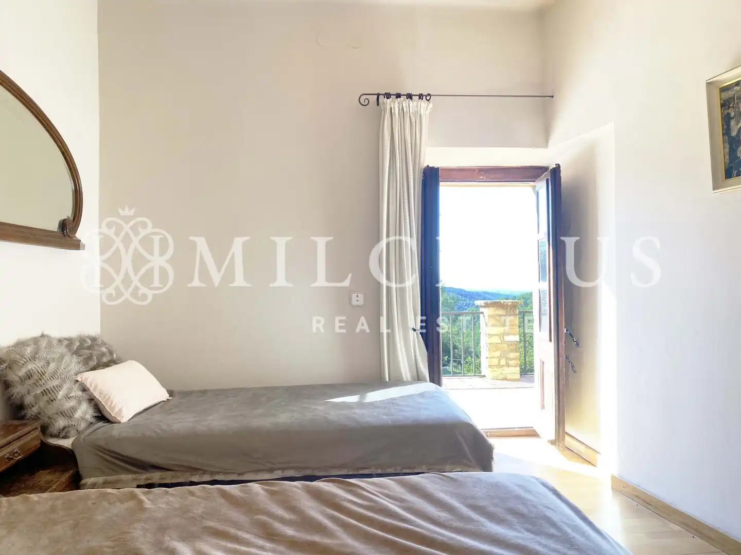 Dormitori de Finca rústica en venda en Talamanca amb Aire condicionat, Calefacció i Jardí privat