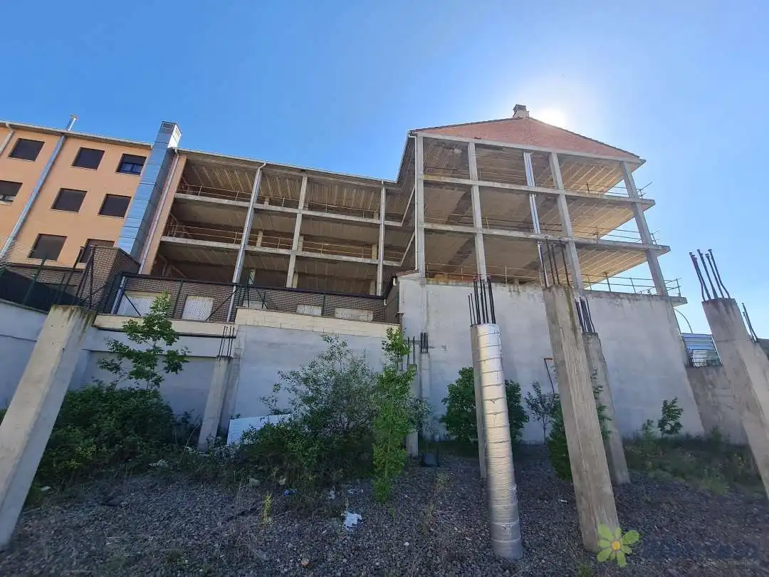 Vista exterior de Edificio en venta en Castejón (Navarra)