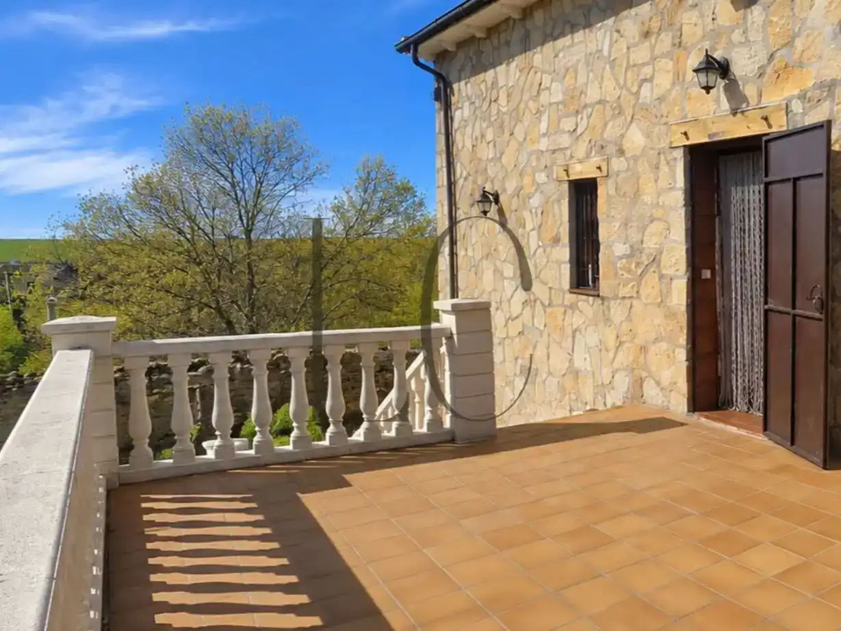 Terraza de Piso en venta en La Tala con Jardín privado, Trastero y Amueblado