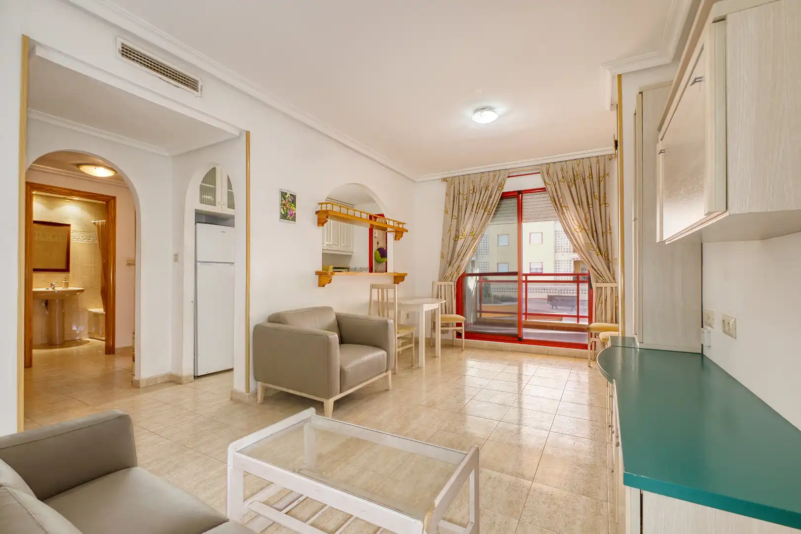Sala de estar de Piso en venta en Villajoyosa / La Vila Joiosa con Terraza, Horno y Piscina comunitaria
