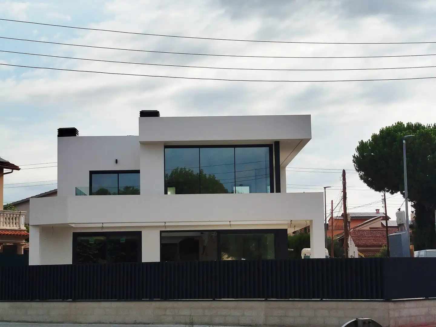 Vista exterior de Casa o chalet en venta en Santa Perpètua de Mogoda con Calefacción, Jardín privado y Parquet