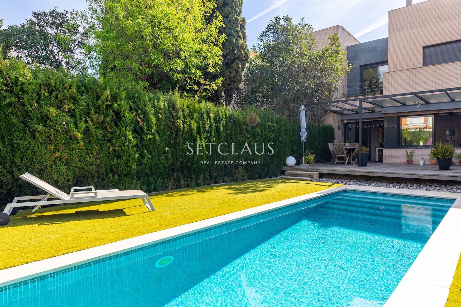 Piscina de Casa adosada en venta en Premià de Mar con Aire acondicionado, Calefacción y Jardín privado