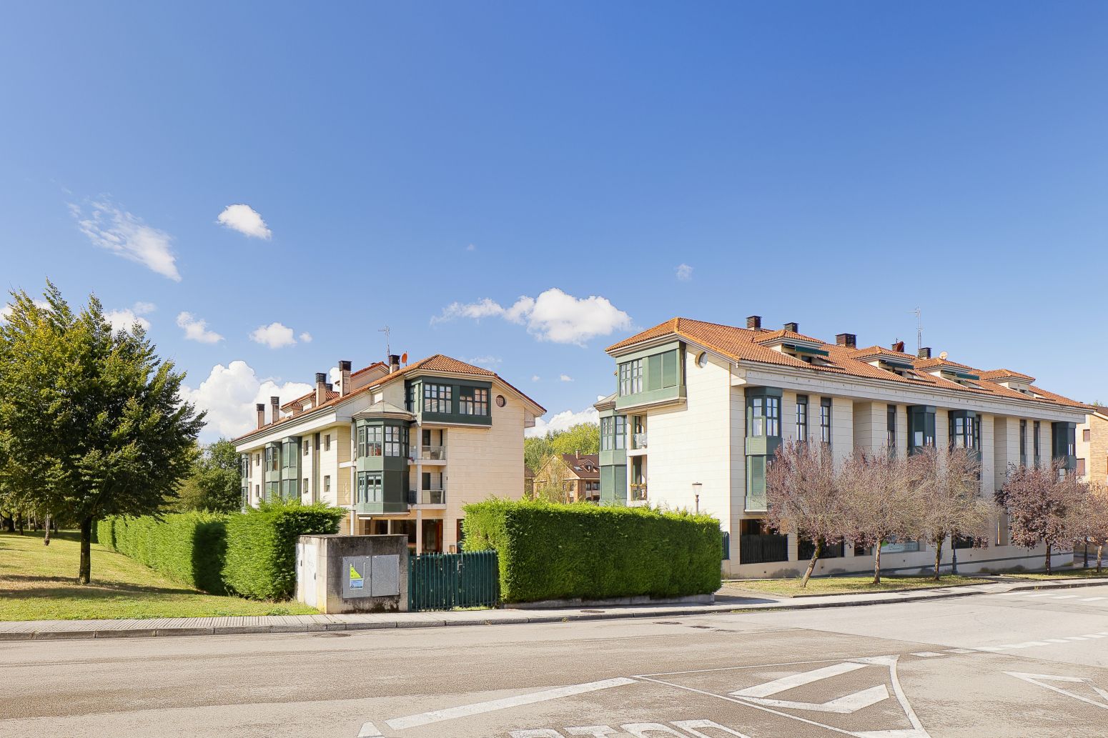 Vista exterior de Ático en venta en Gijón  con Calefacción, Jardín privado y Parquet