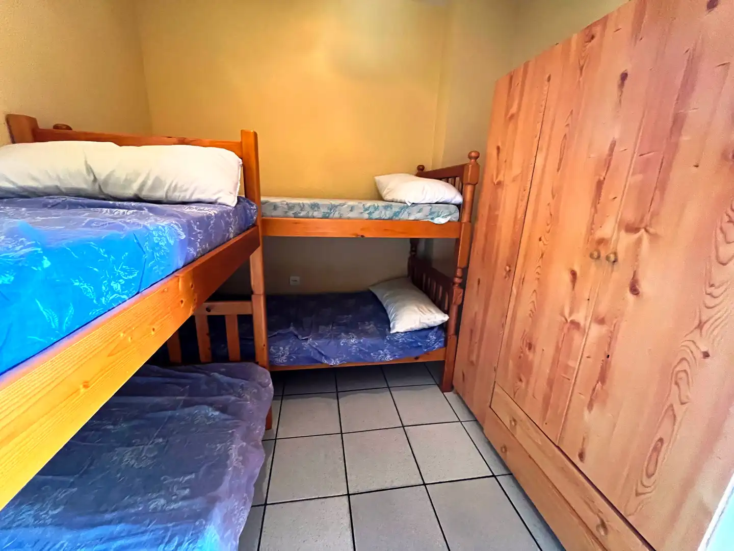 Habitación de Piso en venta en Almonte con Amueblado, Lavadora y Microondas