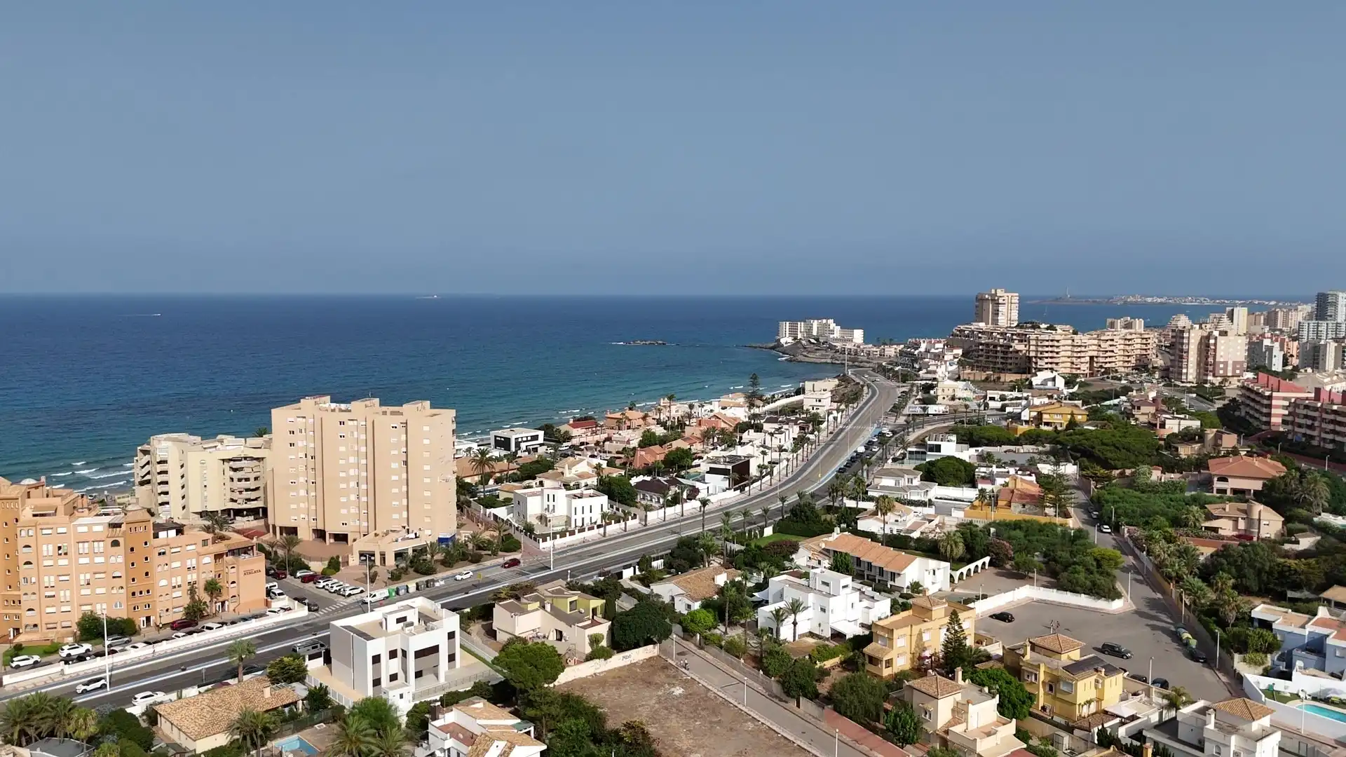 Vista exterior de Casa o xalet en venda en La Manga del Mar Menor amb Aire condicionat, Calefacció i Jardí privat