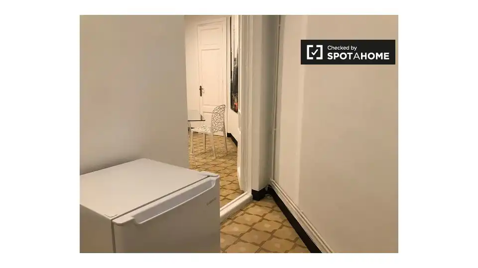 Habitación de Piso para compartir en Barcelona con Aire acondicionado, Calefacción y Amueblado