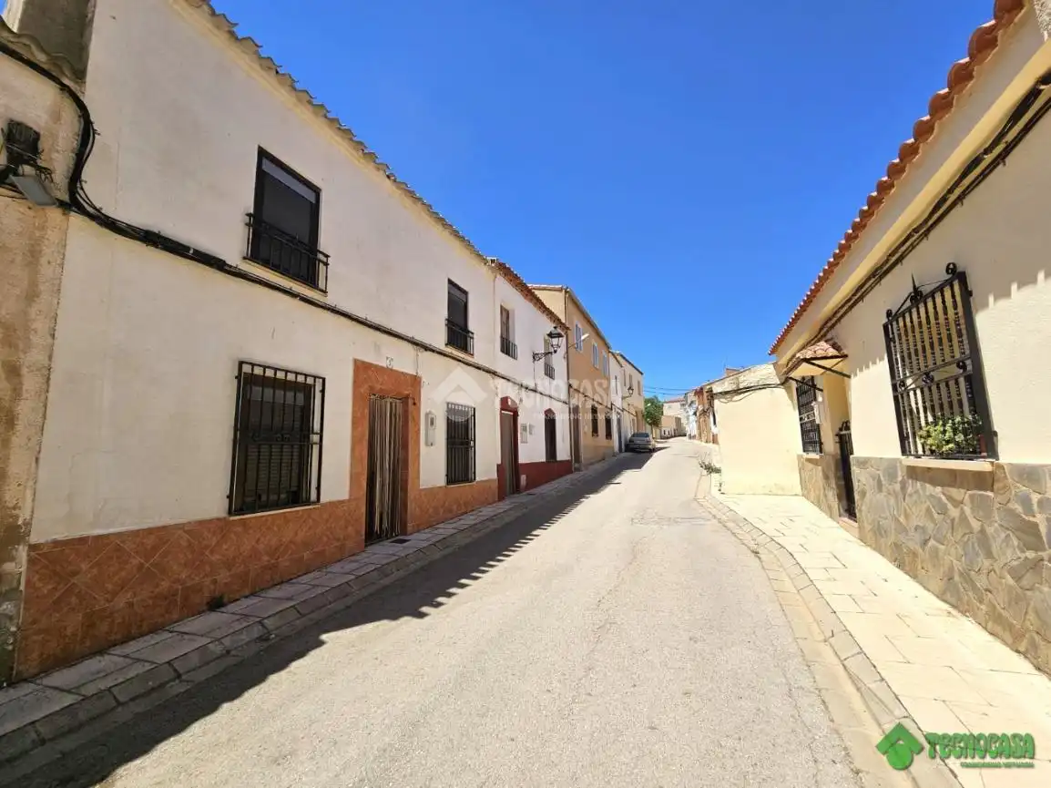 Vista exterior de Casa adosada en venda en Balazote
