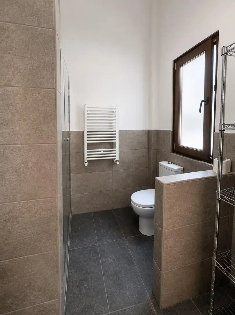 Baño de Casa adosada en venta en Riotuerto con Calefacción y Terraza