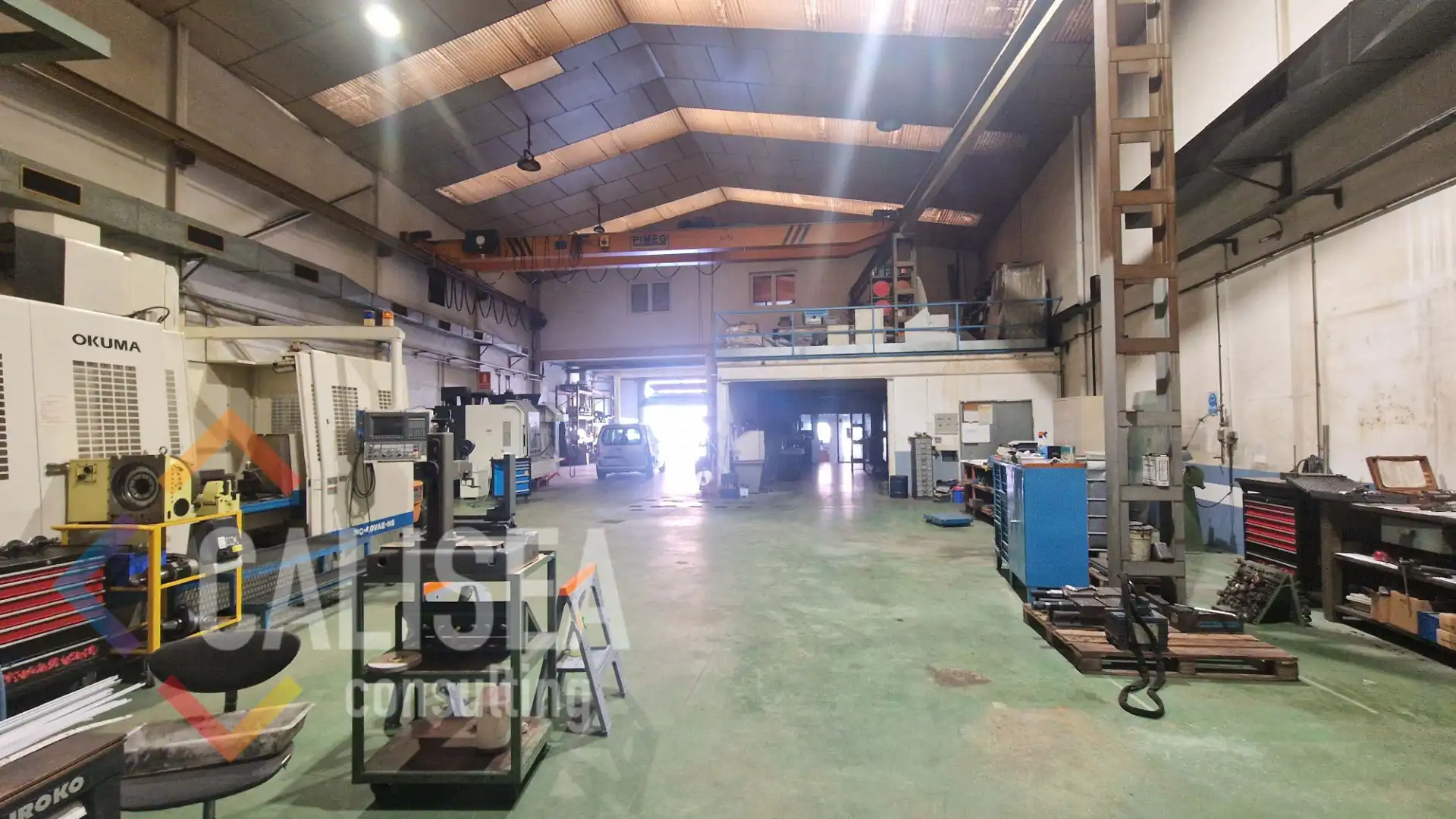 Industrial building for sale in Carrer Salvador Seguí "Noi del Sucre" 11