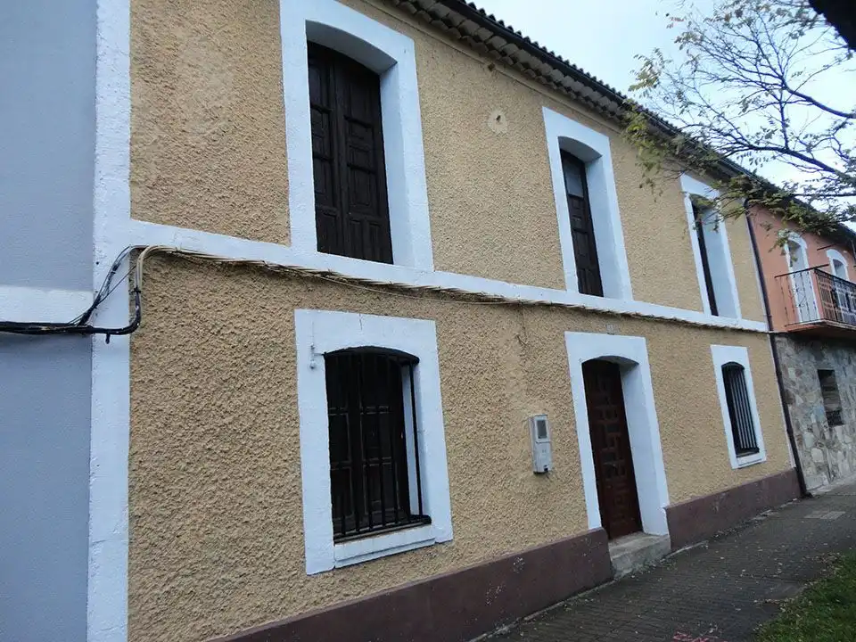 Vista exterior de Casa o xalet en venda en Hontoria del Pinar amb Calefacció