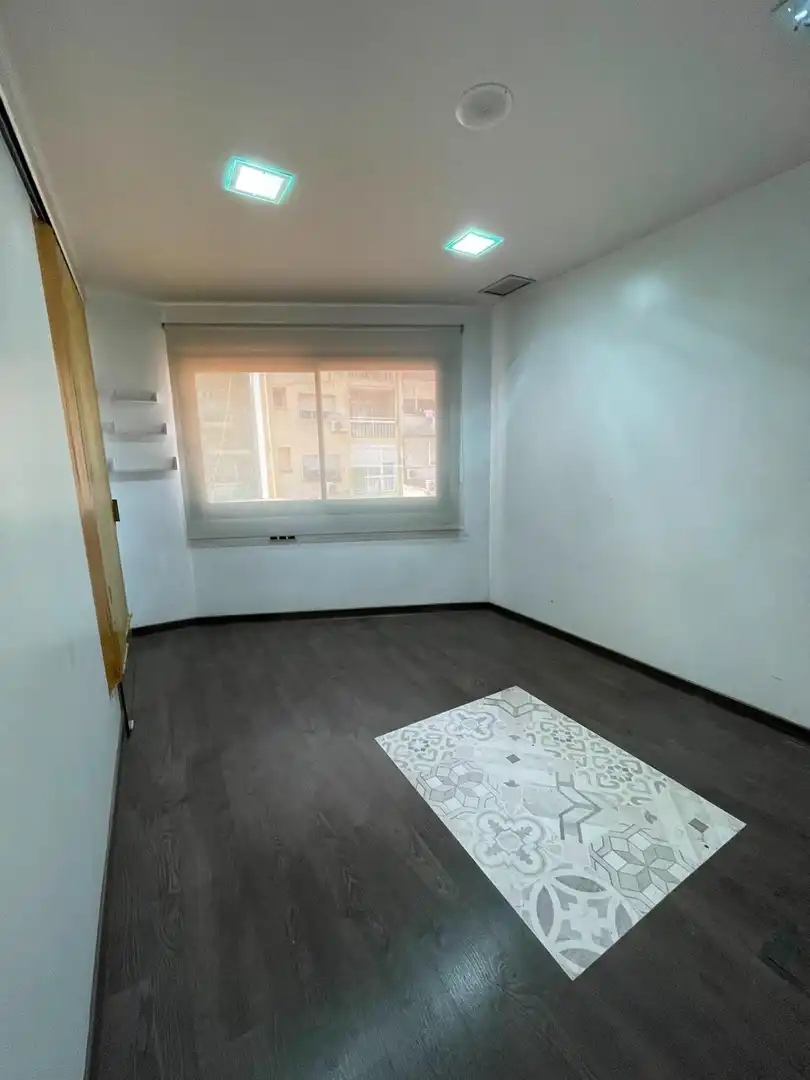 Schlafzimmer von Büro zur Miete in Sant Boi de Llobregat mit Klimaanlage und Heizung