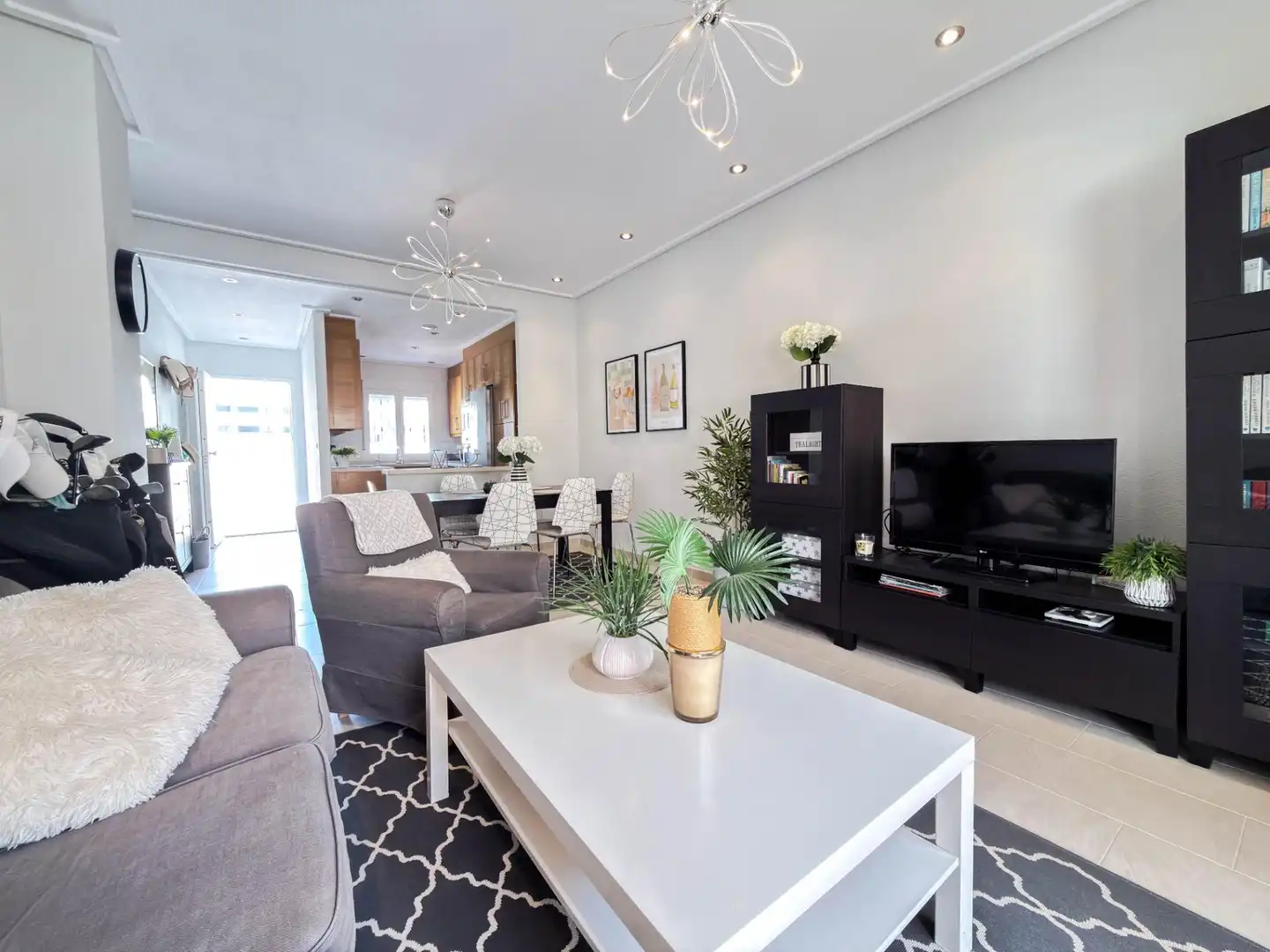 Sala d'estar de Apartament en venda en Orihuela amb Aire condicionat, Jardí privat i Terrassa