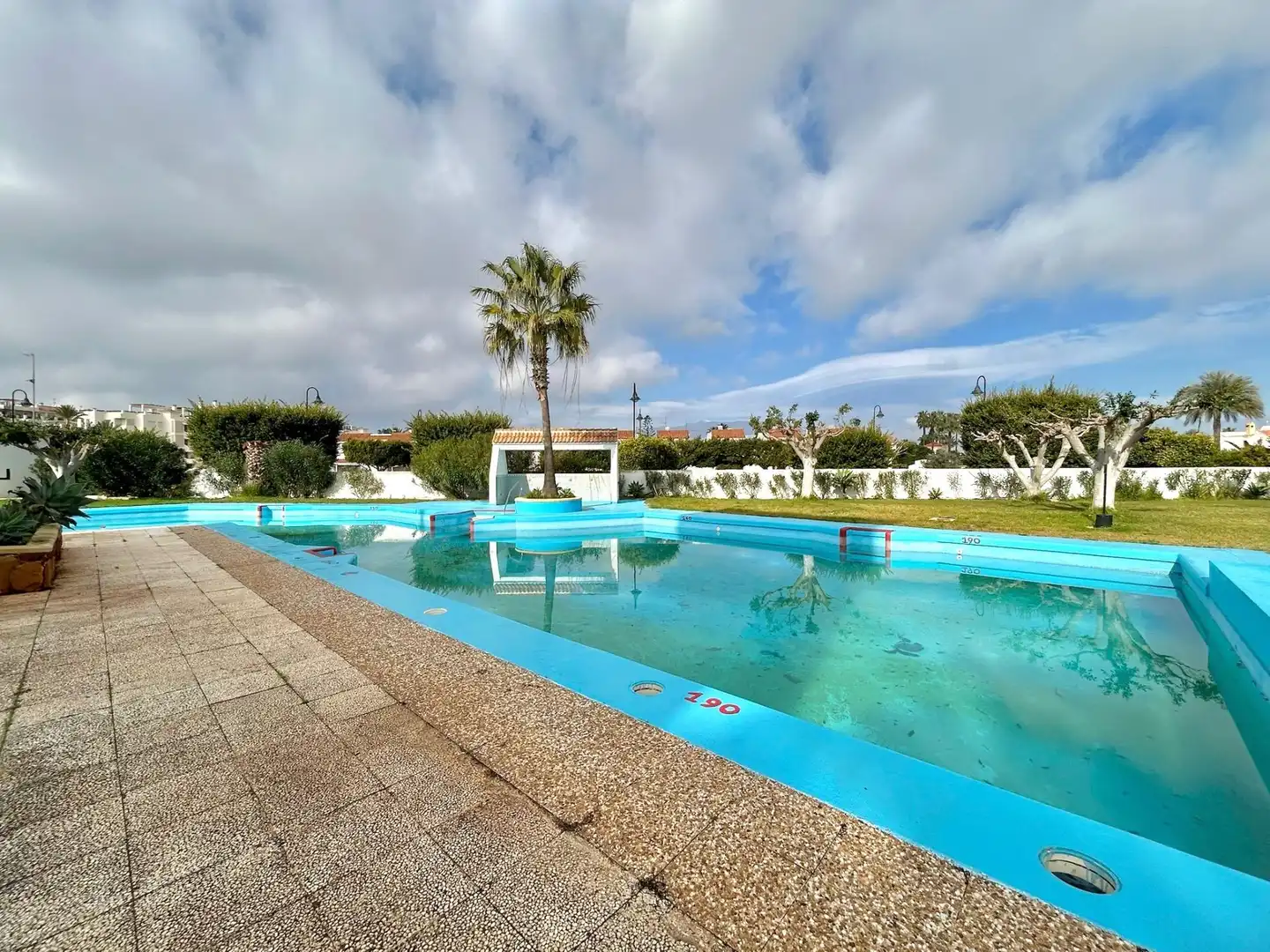 Swimming pool of Attic for sale in Roquetas de Mar  with Private garden, Terrace and Furnished