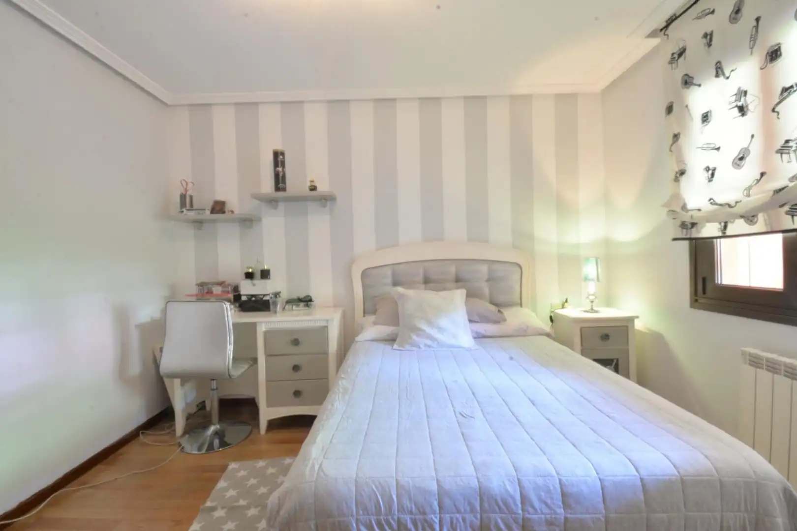 Habitación de Casa o chalet en venta en Oviedo  con Calefacción