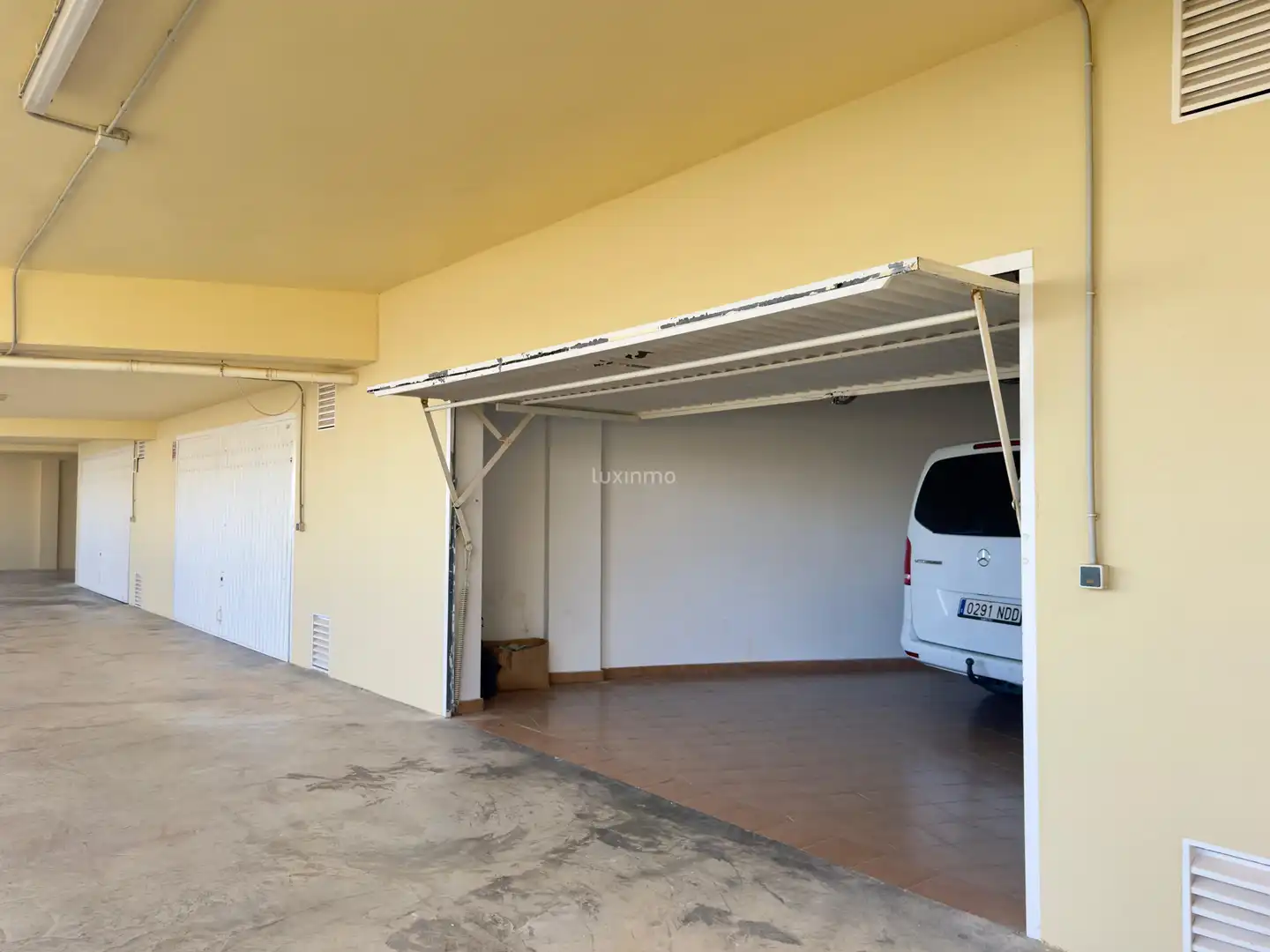 Parking of Detached homes for rent in Altea la Vella
