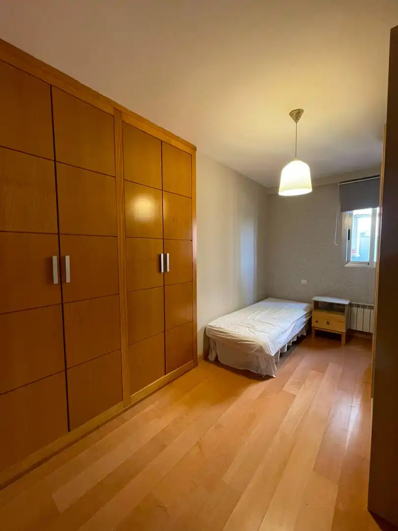 Bedroom of Flat for rent in Pozuelo de Alarcón  with Air Conditioner, Heating and Private garden