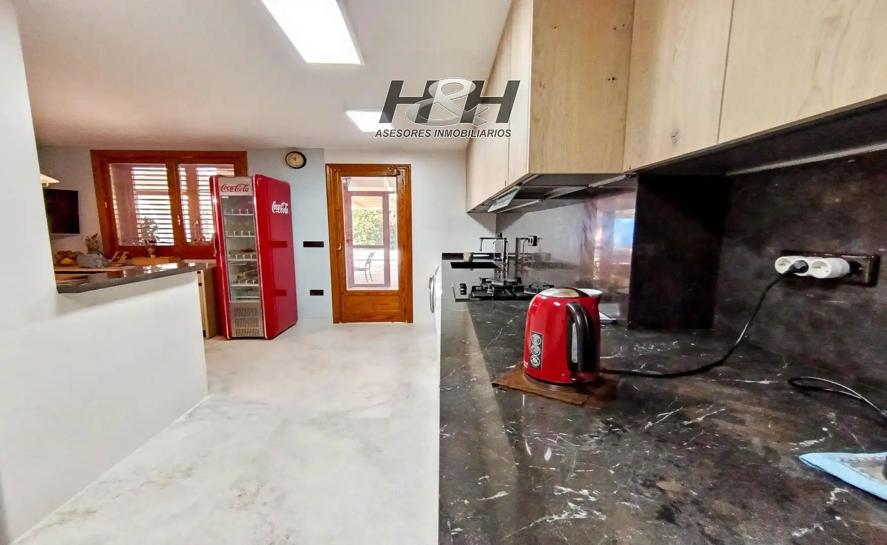 Cuina de Casa o xalet en venda en Riba-roja de Túria amb Aire condicionat, Calefacció i Jardí privat