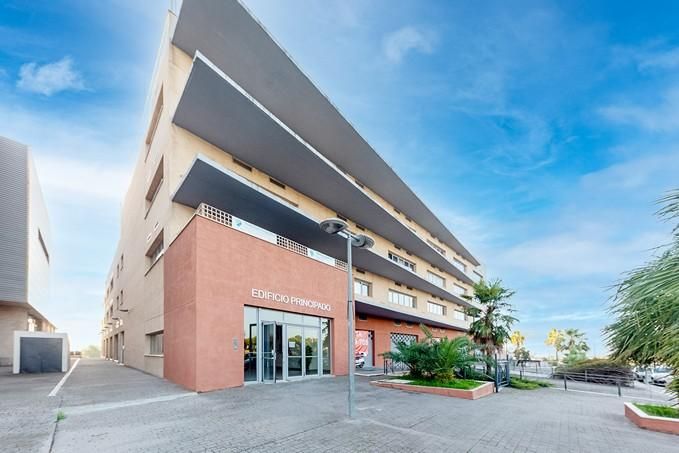 Vista exterior de Oficina en venta en Bormujos con Aire acondicionado