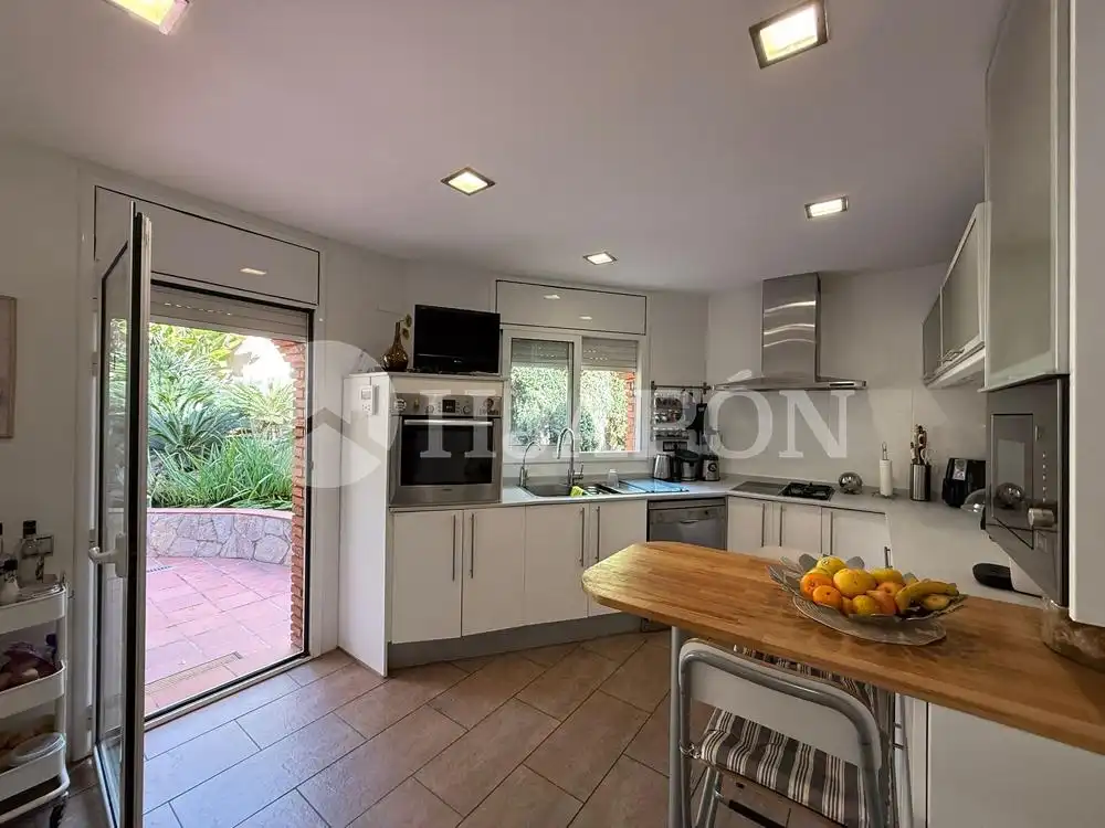 Kitchen of Houses for sale in Alella  with Heating, Private garden and Terrace