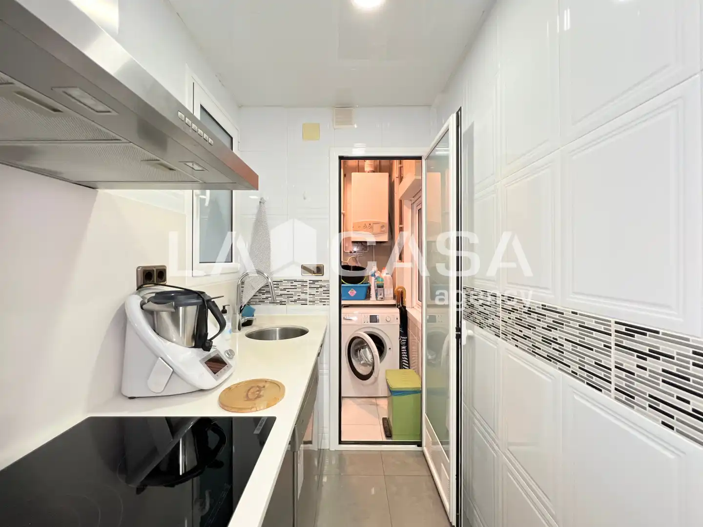 Cocina de Piso en venta en Badalona con Calefacción, Trastero y Balcón