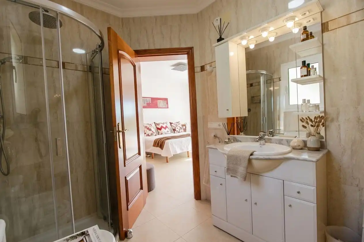 Bany de Casa o xalet en venda en Calpe / Calp amb Aire condicionat, Calefacció i Jardí privat