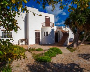 Vista exterior de Casa o xalet en venda en Sant Josep de sa Talaia amb Aire condicionat, Jardí privat i Terrassa
